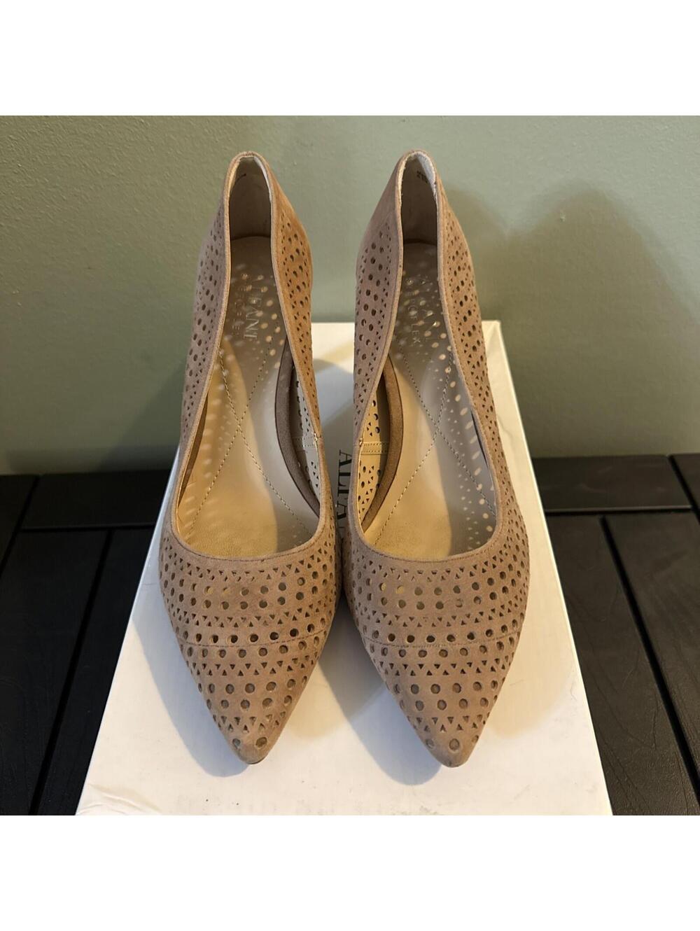 ALFANI Step n Flex Taupe Jeules  Suede Leather Die Cut Stiletto Heel Pumps 6.5 M